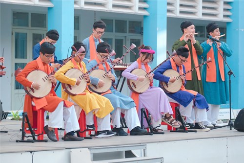 Chương trình mang nhạc cụ dân tộc đến trường học